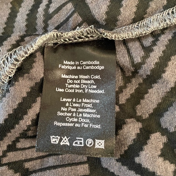 ARITZIA TALULA Gray Black Vneck T-Shirt Top Large - Picture 5 of 6